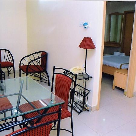 Hotel Padmini Residency Hyderabad Exterior foto