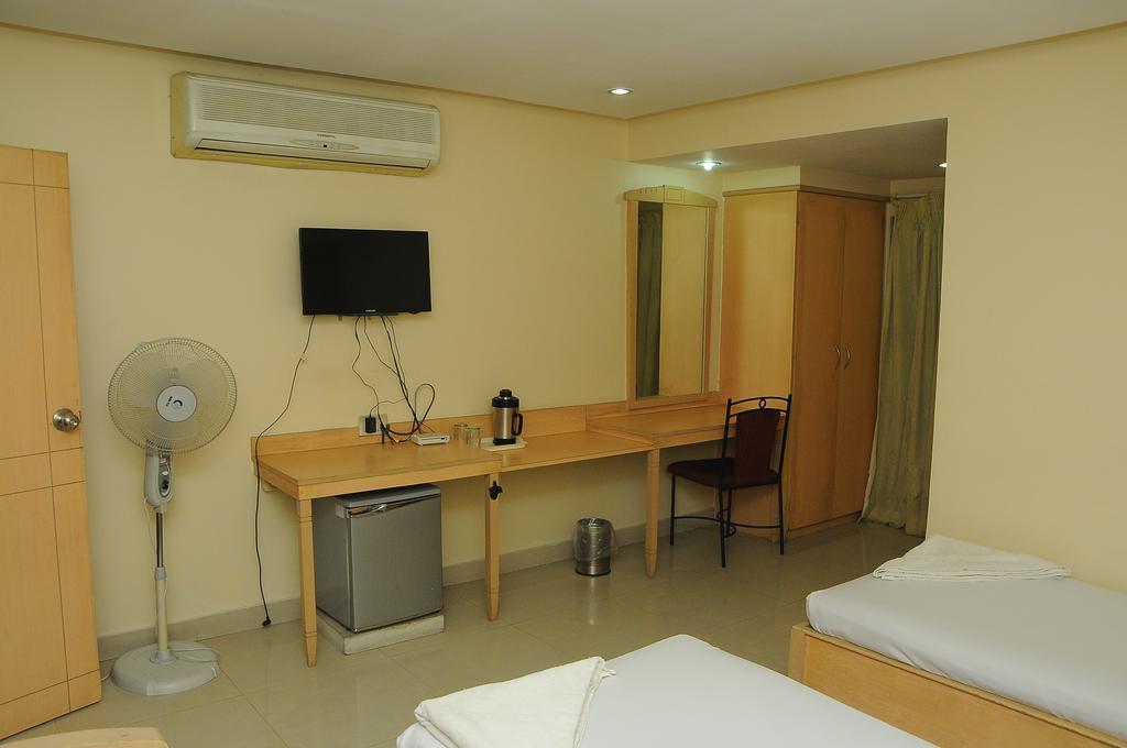 Hotel Padmini Residency Hyderabad Exterior foto